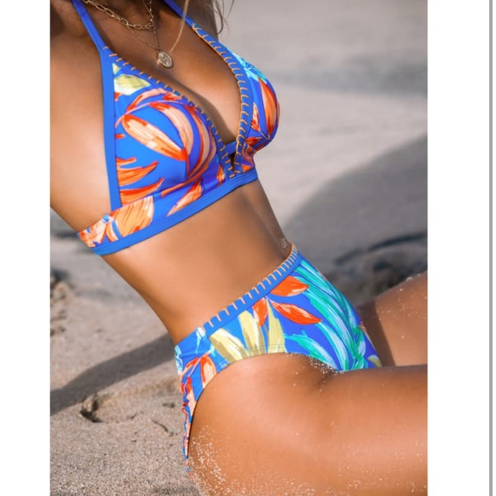 NWT Tropical Blue Floral Bikini Set